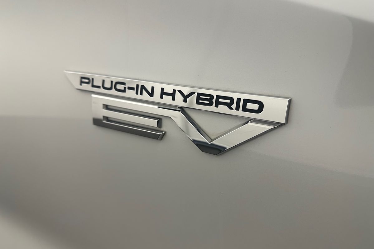 2022 Mitsubishi Outlander PHEV Exceed ZM