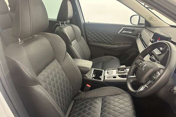 2022 Mitsubishi Outlander PHEV Exceed ZM