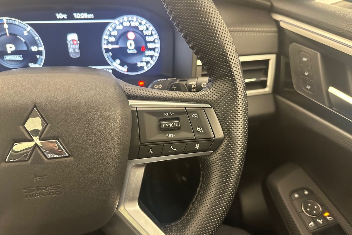 2022 Mitsubishi Outlander PHEV Exceed ZM