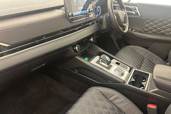 2022 Mitsubishi Outlander PHEV Exceed ZM