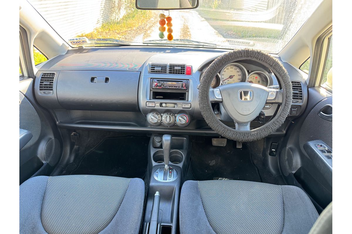 2004 Honda FIT