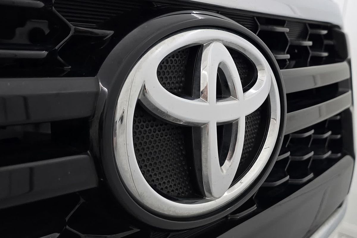 2018 Toyota Hilux Hilux 4x4 SR 2.8L T Diesel Automatic Double Cab GUN126R 4X4