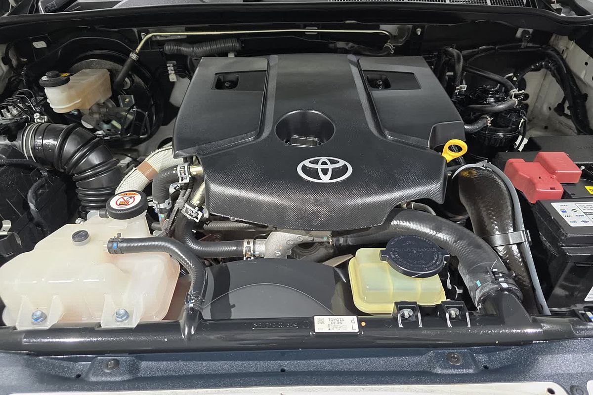 2018 Toyota Hilux Hilux 4x4 SR 2.8L T Diesel Automatic Double Cab GUN126R 4X4