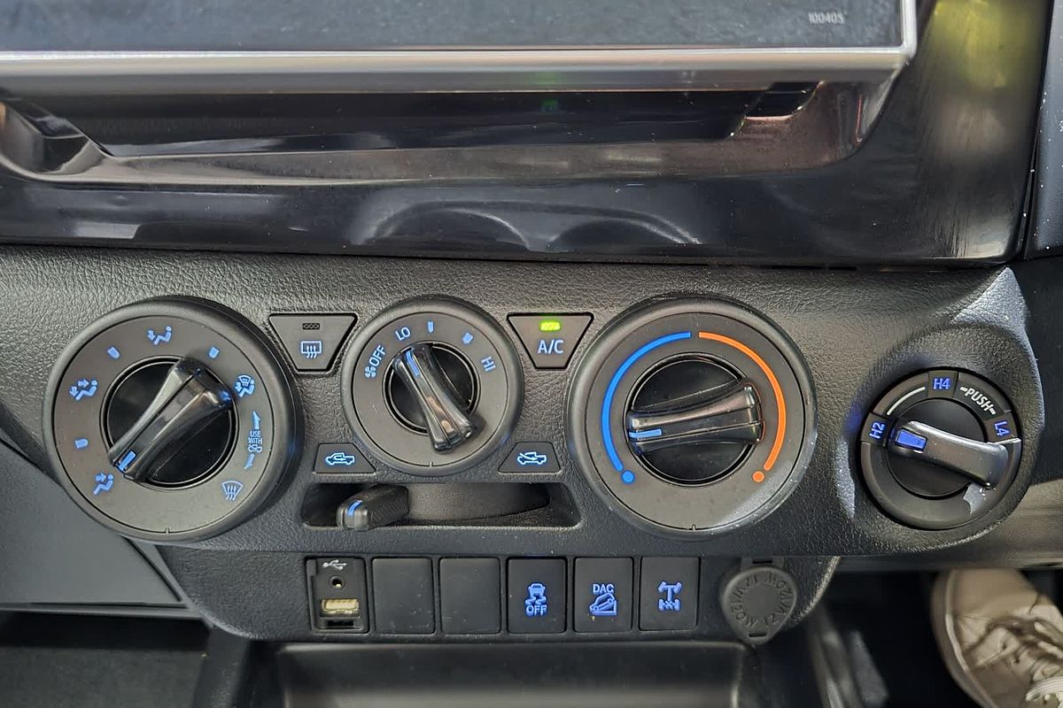 2018 Toyota Hilux Hilux 4x4 SR 2.8L T Diesel Automatic Double Cab GUN126R 4X4