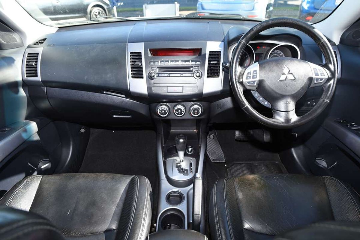 2011 Mitsubishi OUTLANDER LS ZH