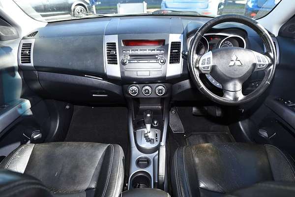 2011 Mitsubishi OUTLANDER LS ZH