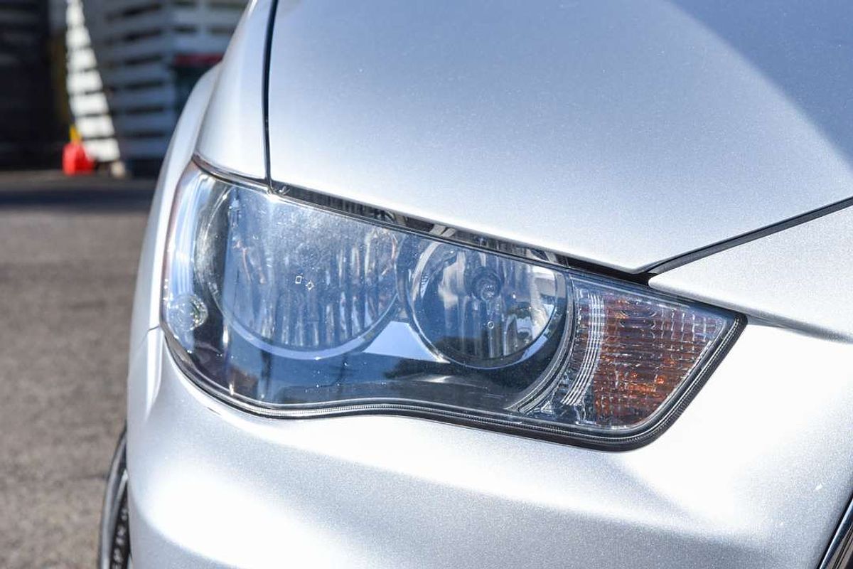 2011 Mitsubishi OUTLANDER LS ZH