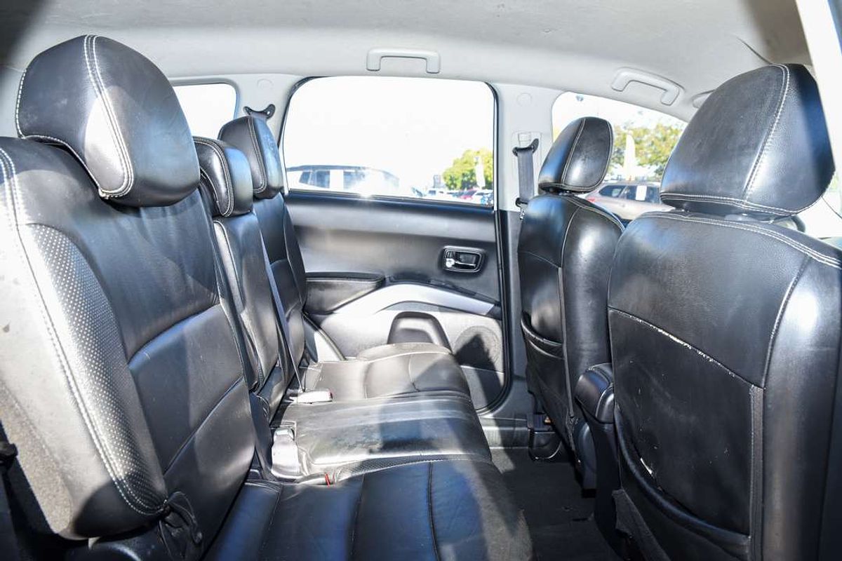 2011 Mitsubishi OUTLANDER LS ZH