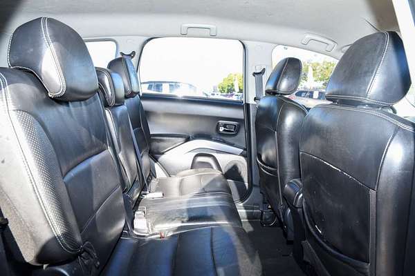 2011 Mitsubishi OUTLANDER LS ZH