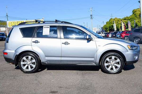 2011 Mitsubishi OUTLANDER LS ZH