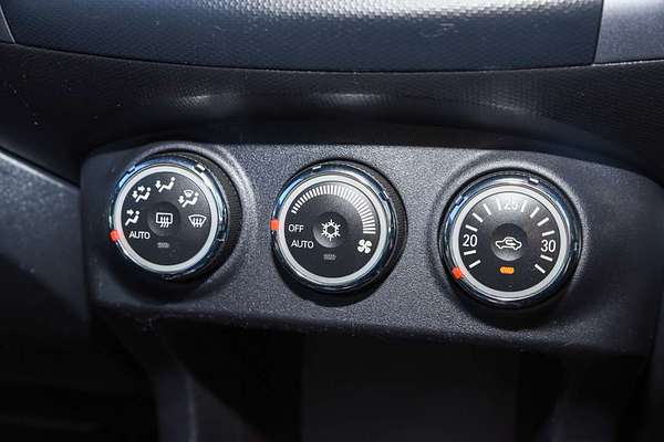 2011 Mitsubishi OUTLANDER LS ZH