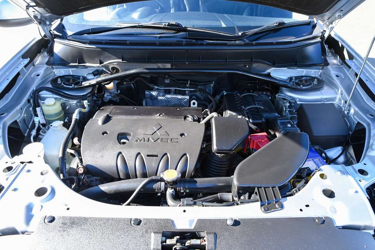 2011 Mitsubishi OUTLANDER LS ZH