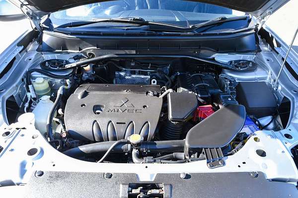 2011 Mitsubishi OUTLANDER LS ZH