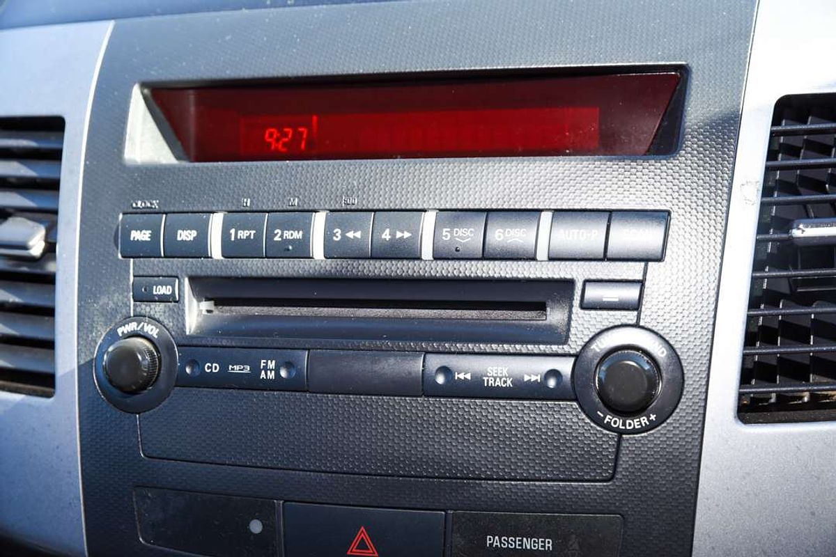 2011 Mitsubishi OUTLANDER LS ZH