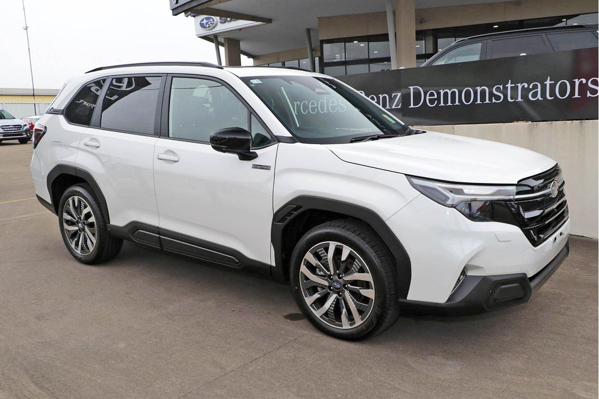 2025 Subaru Forester Hybrid Touring S6