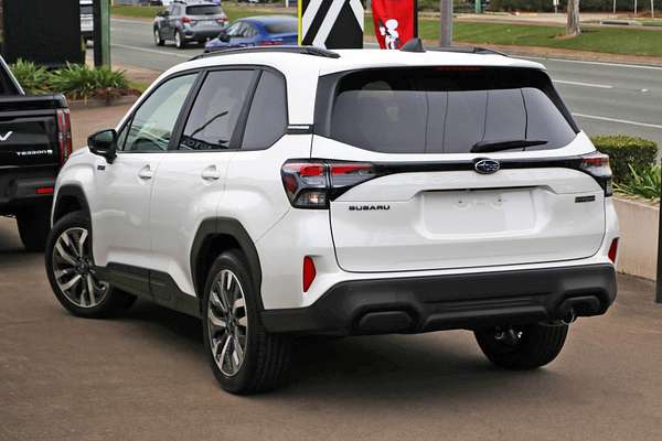 2025 Subaru Forester Hybrid Touring S6