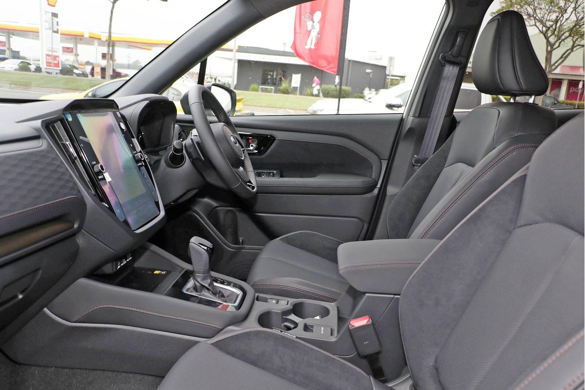 2025 Subaru Forester Hybrid Touring S6