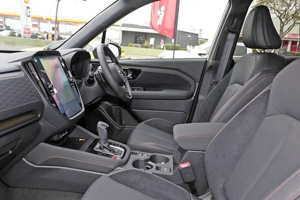 2025 Subaru Forester Hybrid Touring S6