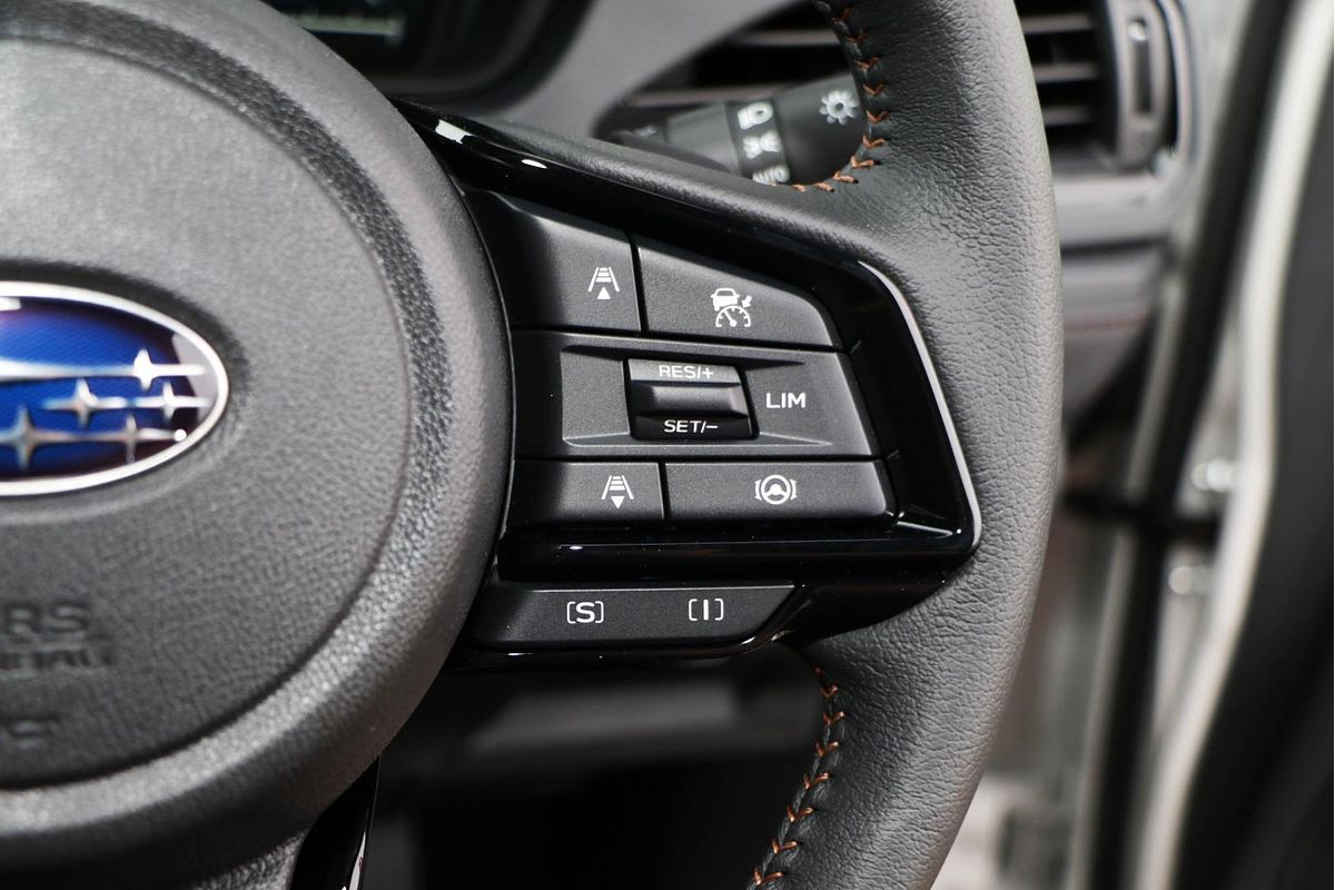 2025 Subaru Forester Hybrid Touring S6