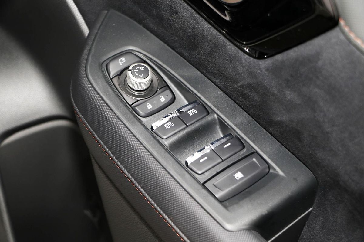 2025 Subaru Forester Hybrid Touring S6