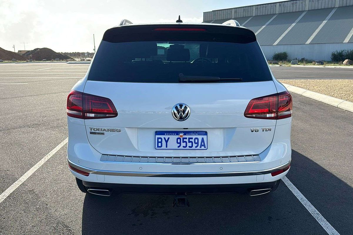 2018 Volkswagen Touareg Monochrome 7P