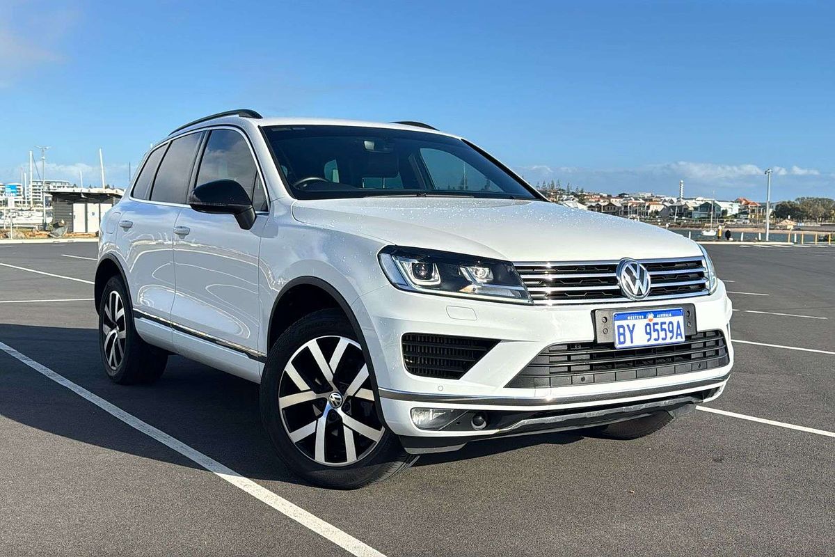 2018 Volkswagen Touareg Monochrome 7P