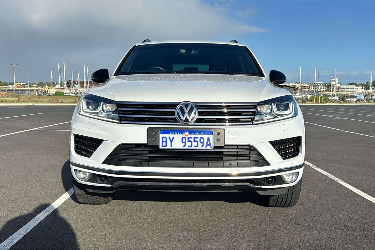 2018 Volkswagen Touareg Monochrome 7P