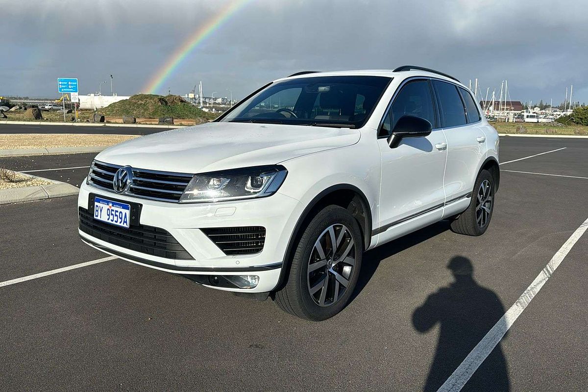 2018 Volkswagen Touareg Monochrome 7P