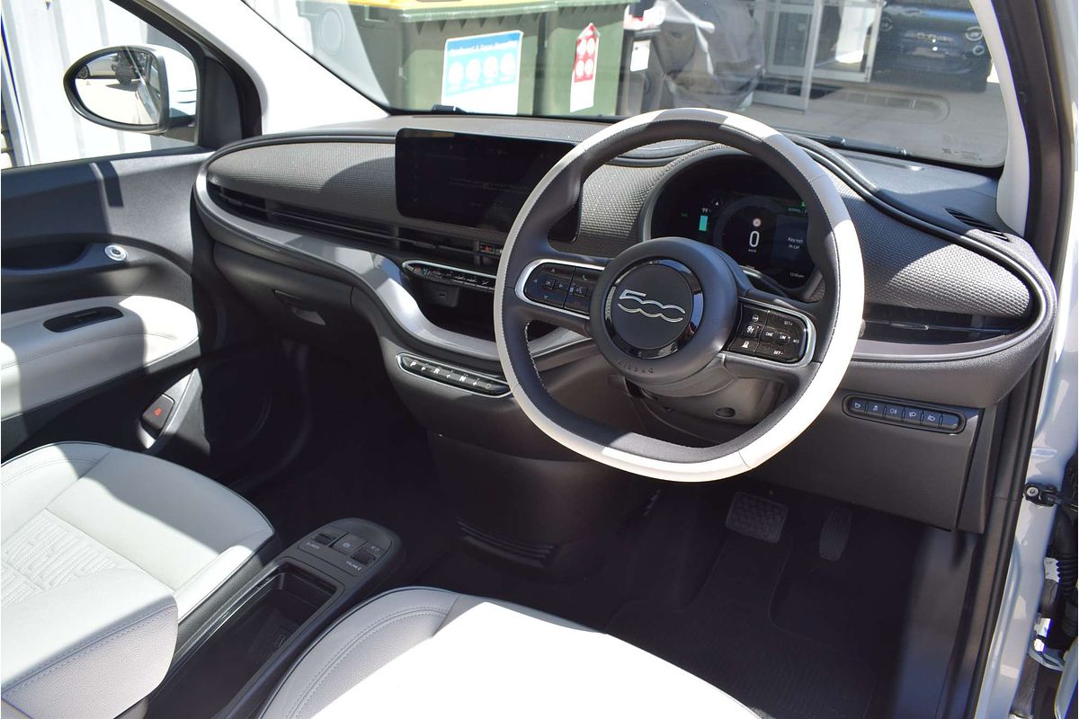 2023 Fiat 500e La Prima