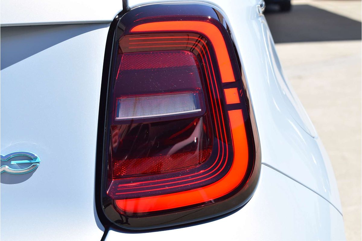 2023 Fiat 500e La Prima