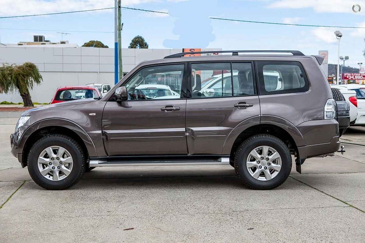 2013 Mitsubishi Pajero GLX-R NW