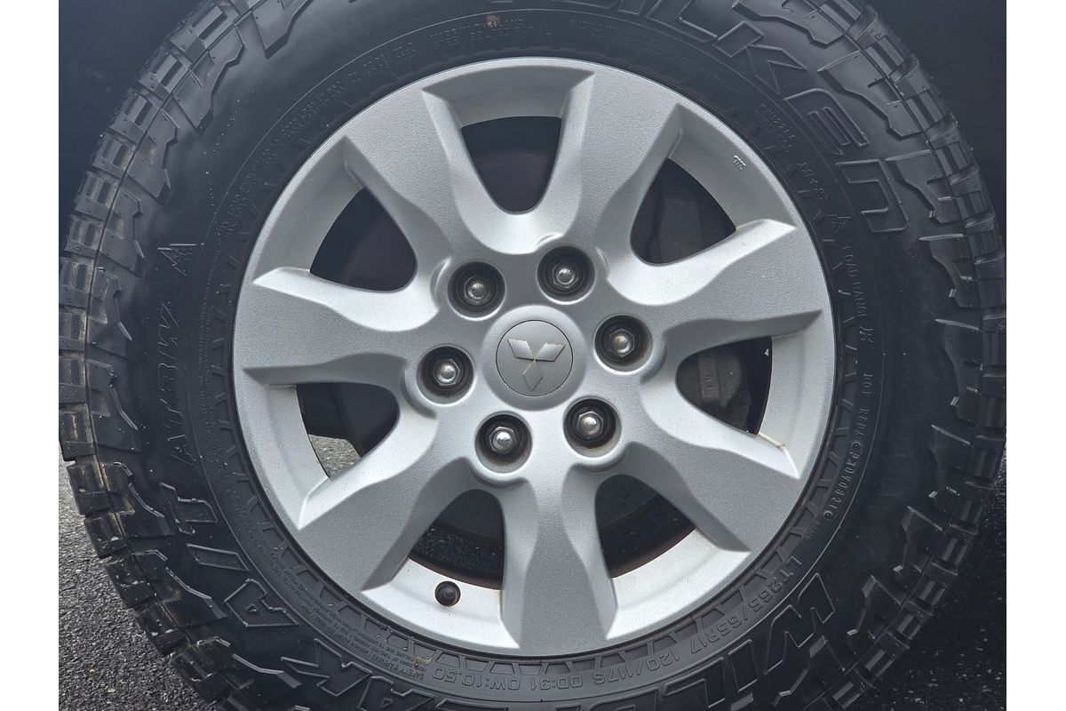 2012 Mitsubishi Pajero Platinum NW