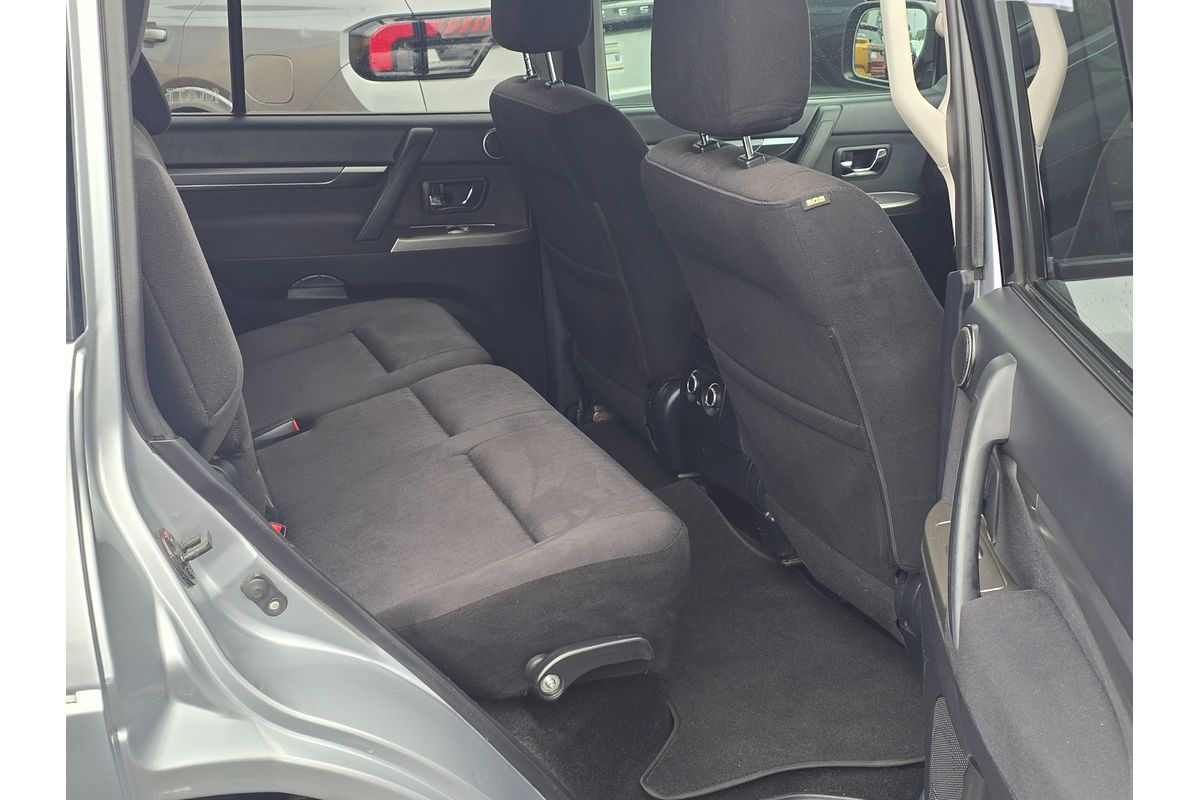 2012 Mitsubishi Pajero Platinum NW