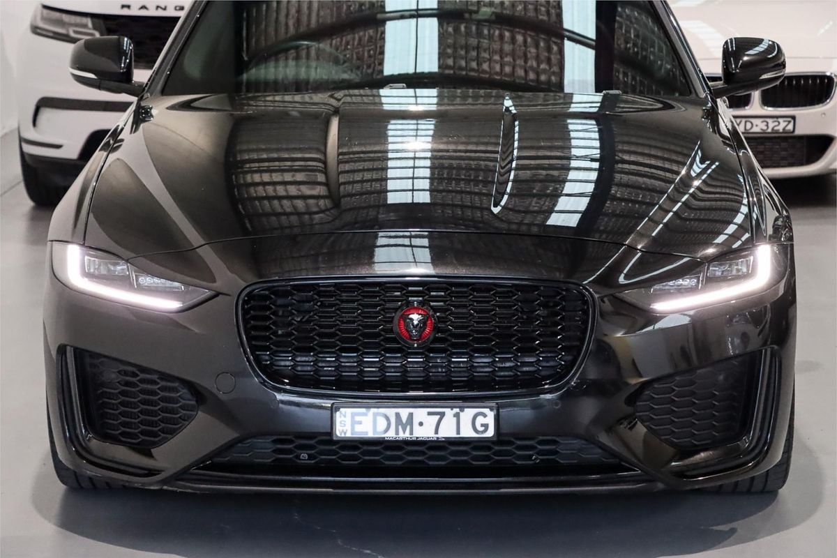 2019 Jaguar XE P300 R-Dynamic SE X760