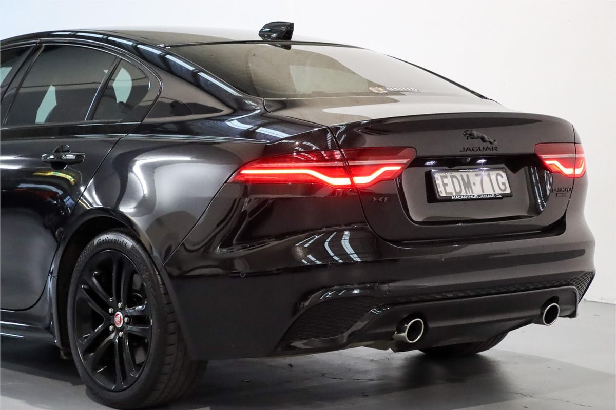 2019 Jaguar XE P300 R-Dynamic SE X760