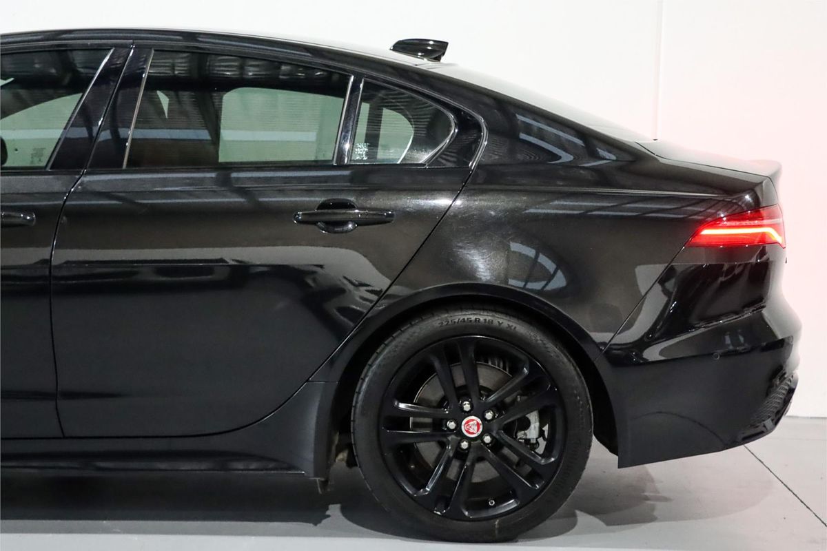 2019 Jaguar XE P300 R-Dynamic SE X760