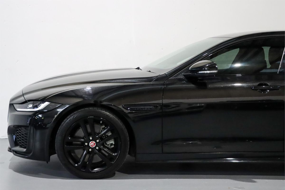 2019 Jaguar XE P300 R-Dynamic SE X760