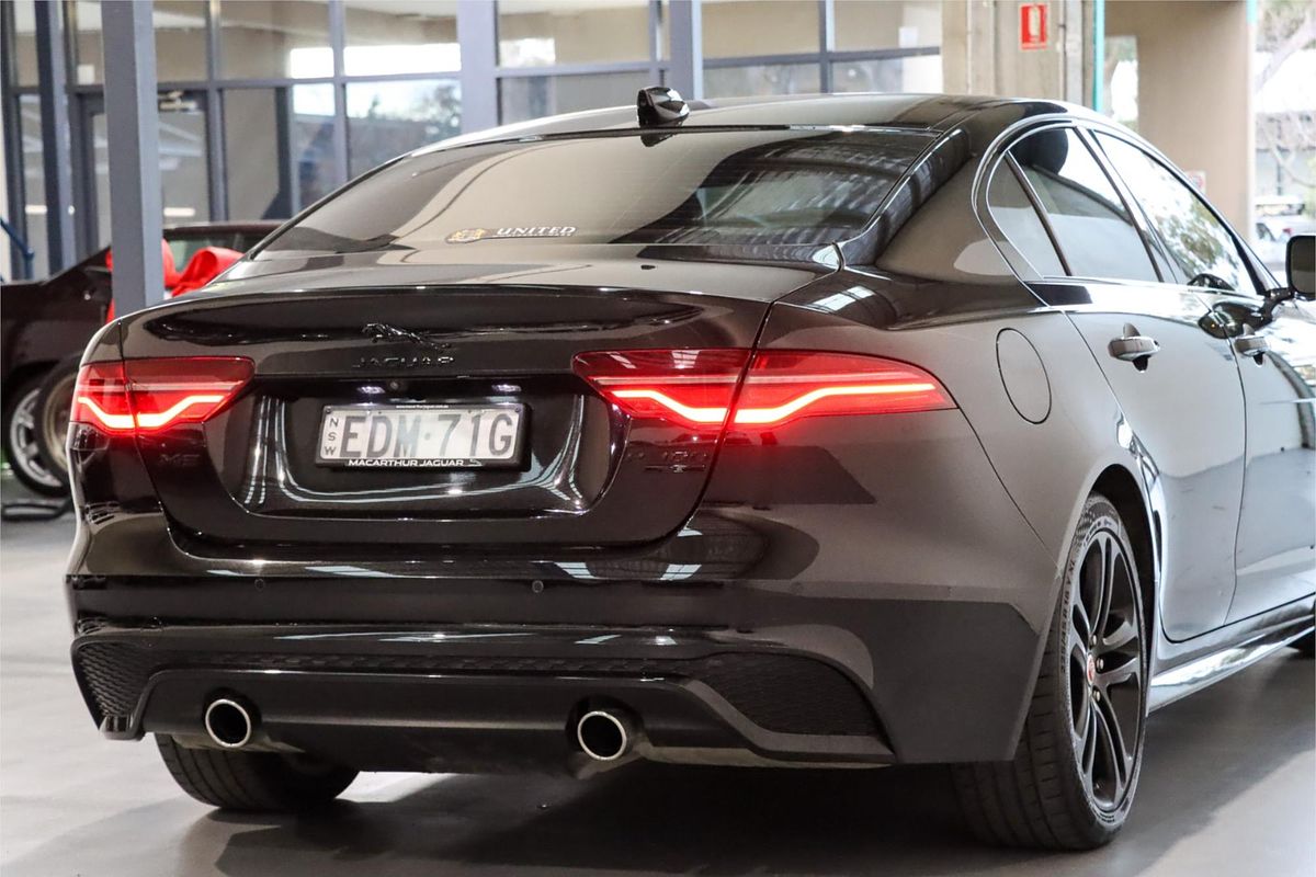 2019 Jaguar XE P300 R-Dynamic SE X760