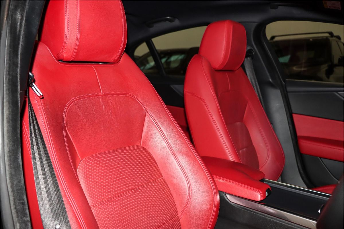 2019 Jaguar XE P300 R-Dynamic SE X760