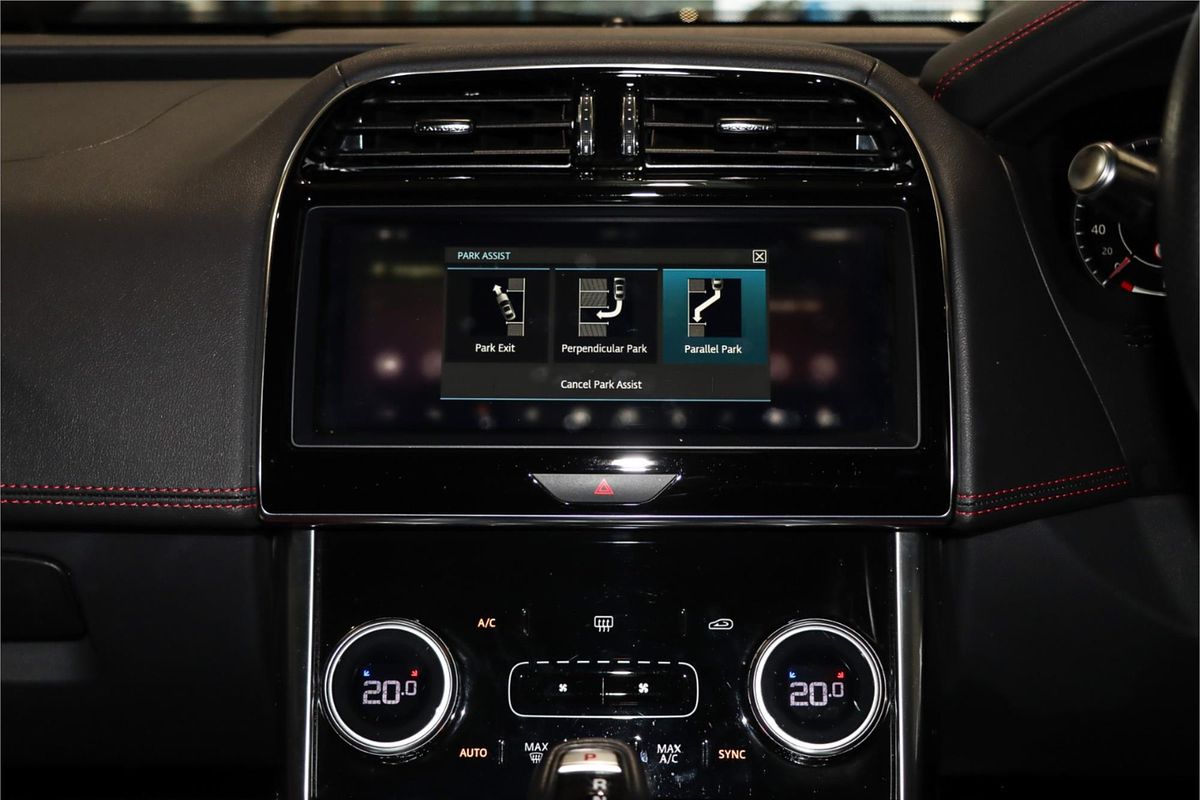 2019 Jaguar XE P300 R-Dynamic SE X760