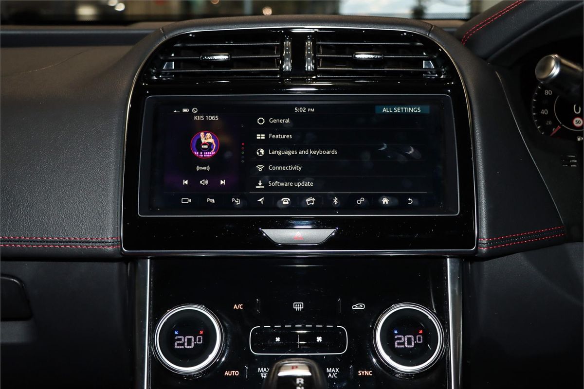 2019 Jaguar XE P300 R-Dynamic SE X760