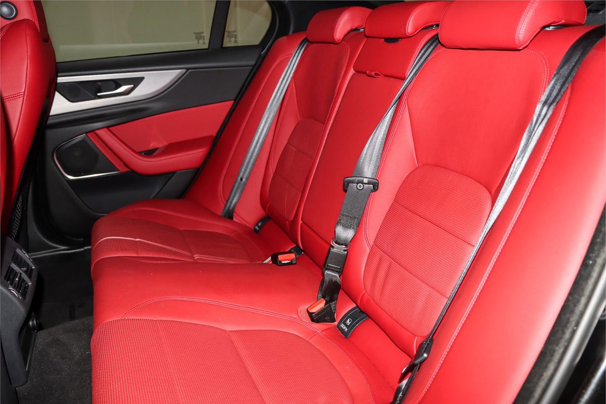 2019 Jaguar XE P300 R-Dynamic SE X760