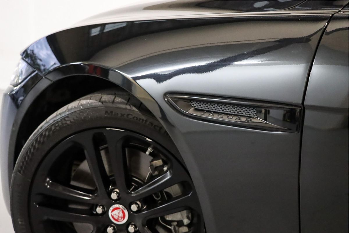 2019 Jaguar XE P300 R-Dynamic SE X760