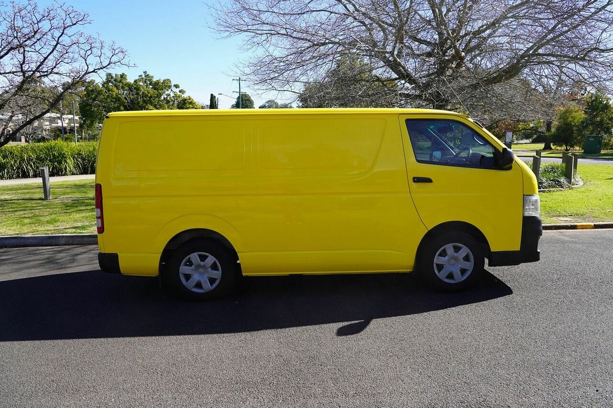 2013 Toyota Hiace KDH201R LWB
