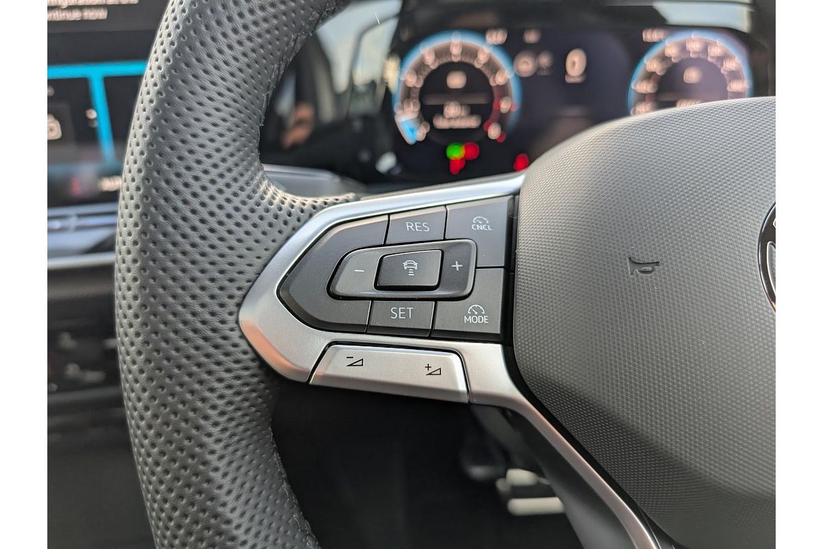 2025 Volkswagen Golf 110TSI R-Line 8.5