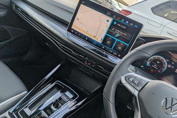 2025 Volkswagen Golf 110TSI R-Line 8.5