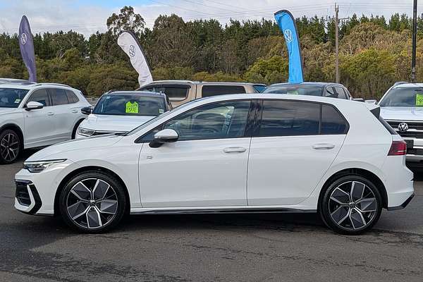 2025 Volkswagen Golf 110TSI R-Line 8.5