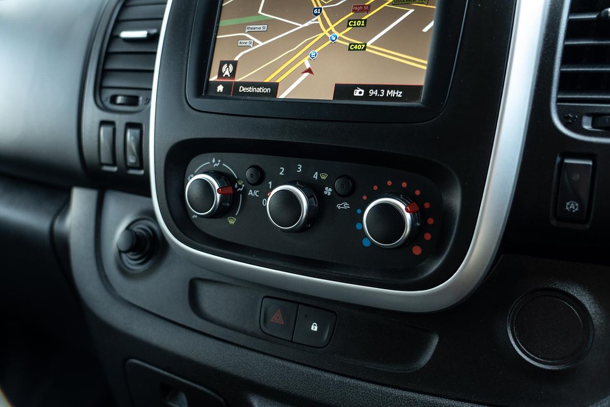 2020 Renault Trafic Premium 103kW X82 SWB