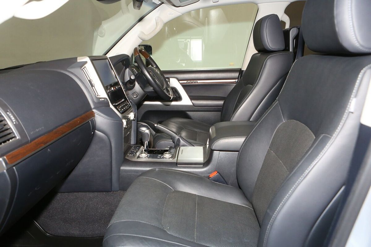 2019 Toyota Landcruiser Sahara VDJ200R