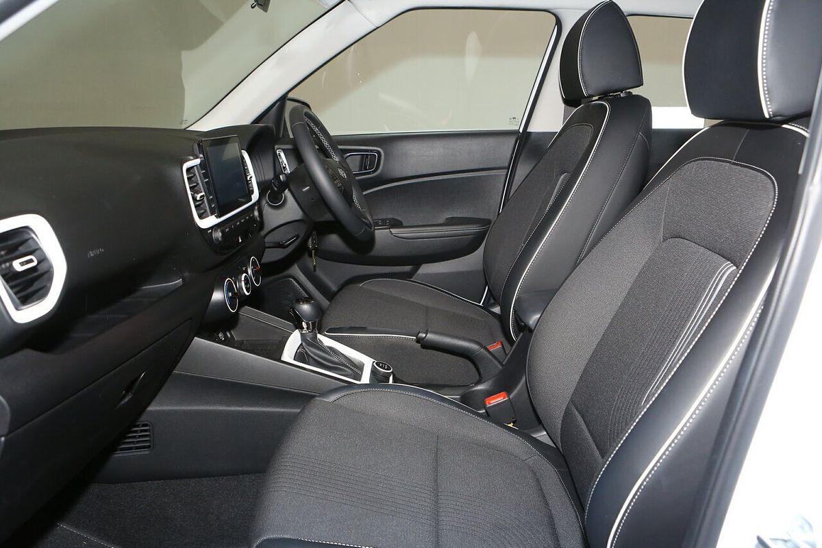 2023 Hyundai Venue Active QX.V5